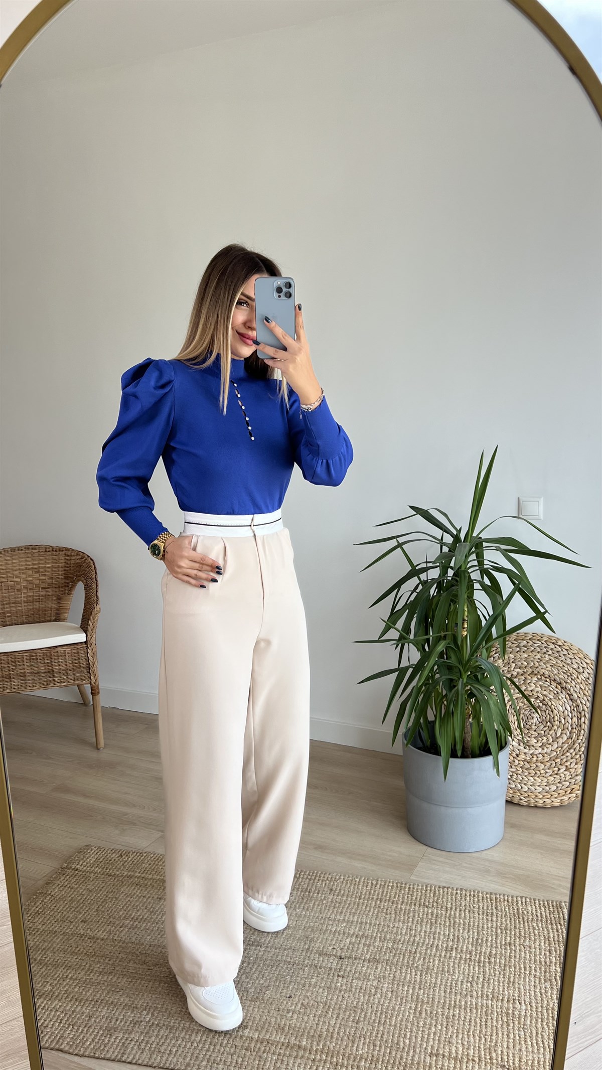 Damla Taş Detaylı Mavi Triko