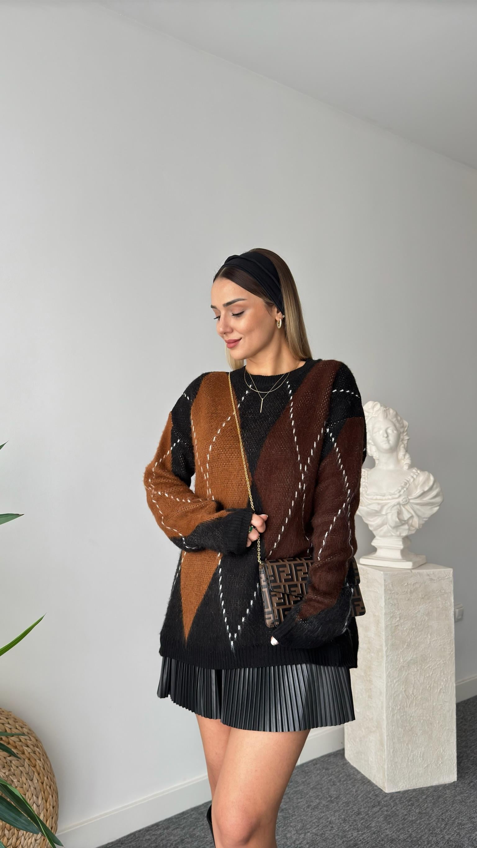 Kahve Siyah Baklava Desenli Kazak