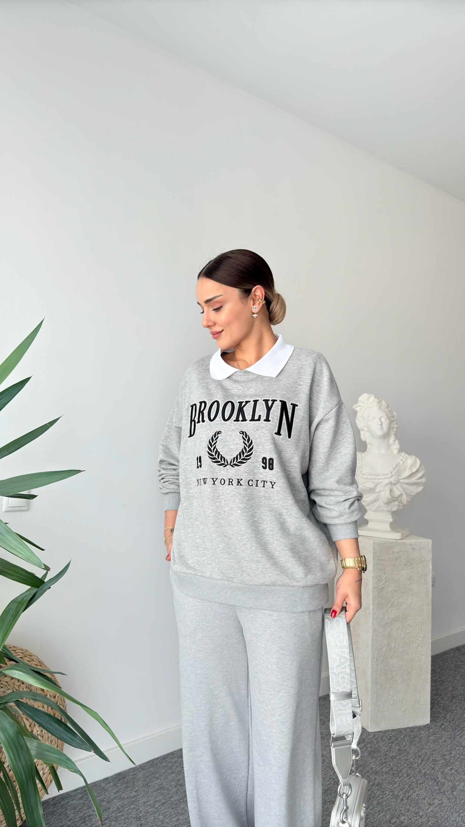 Beyaz Yaka Brooklyn Yazılı Gri Sweatshirt