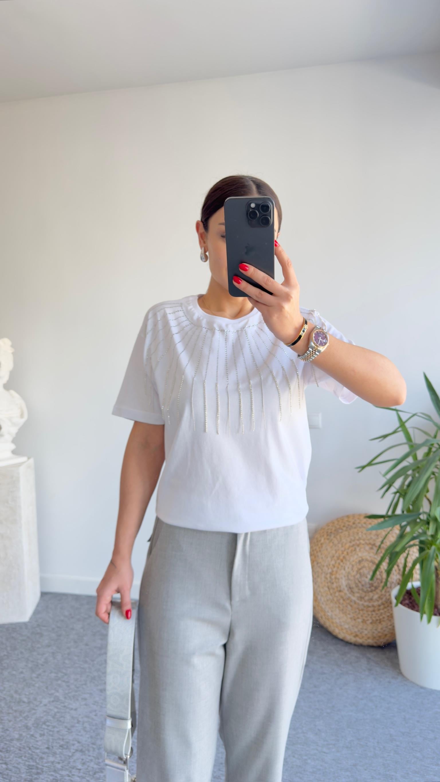 Sarkıt Taş Detaylı Beyaz Tshirt