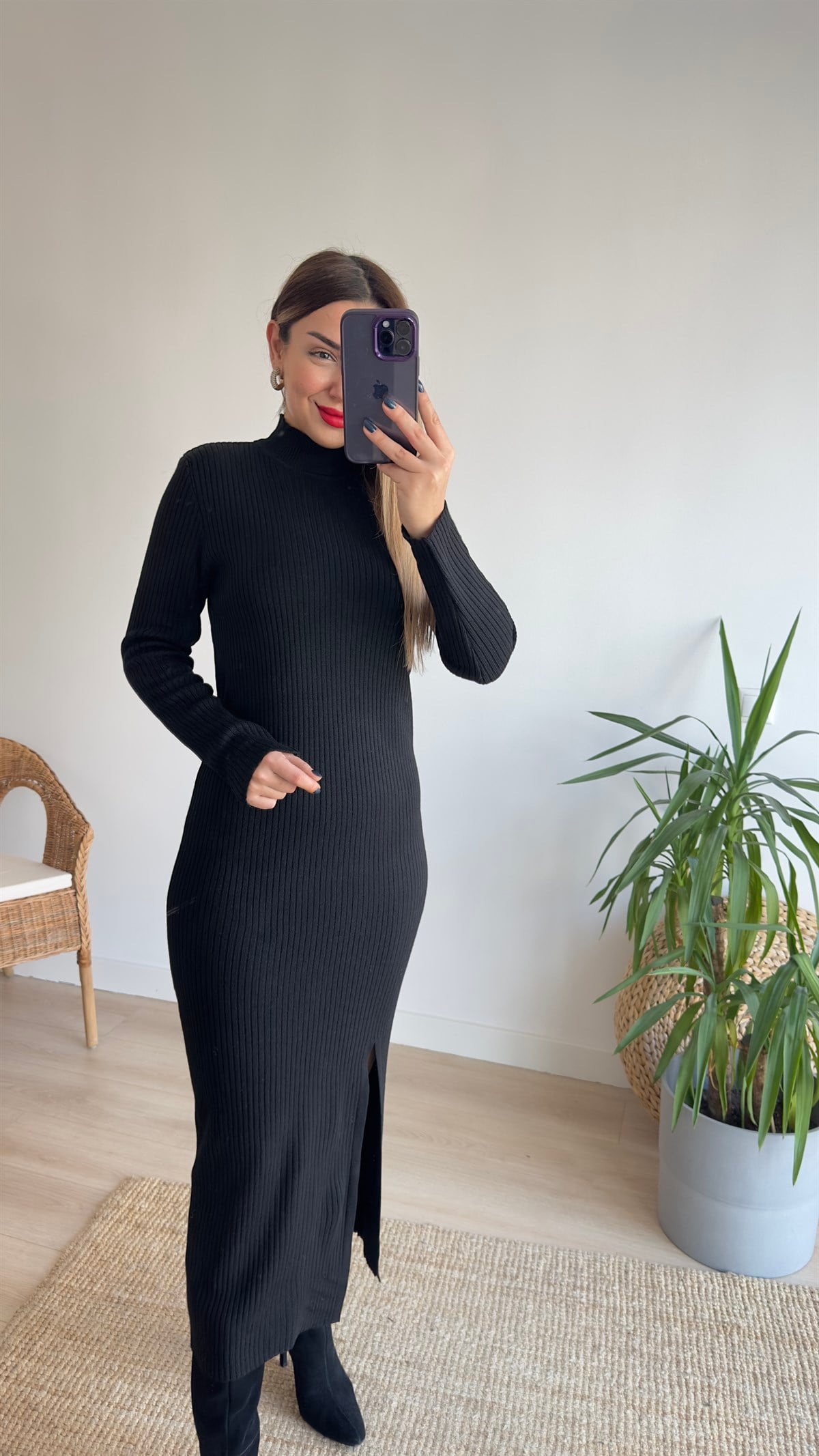 Yırtmaçlı Siyah Triko Elbise 