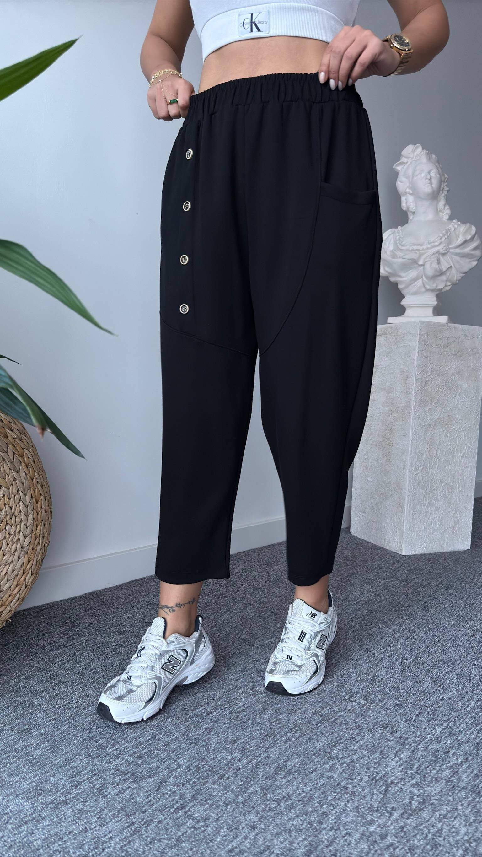 Jimen Düğme Detaylı Siyah Eşofman Altı