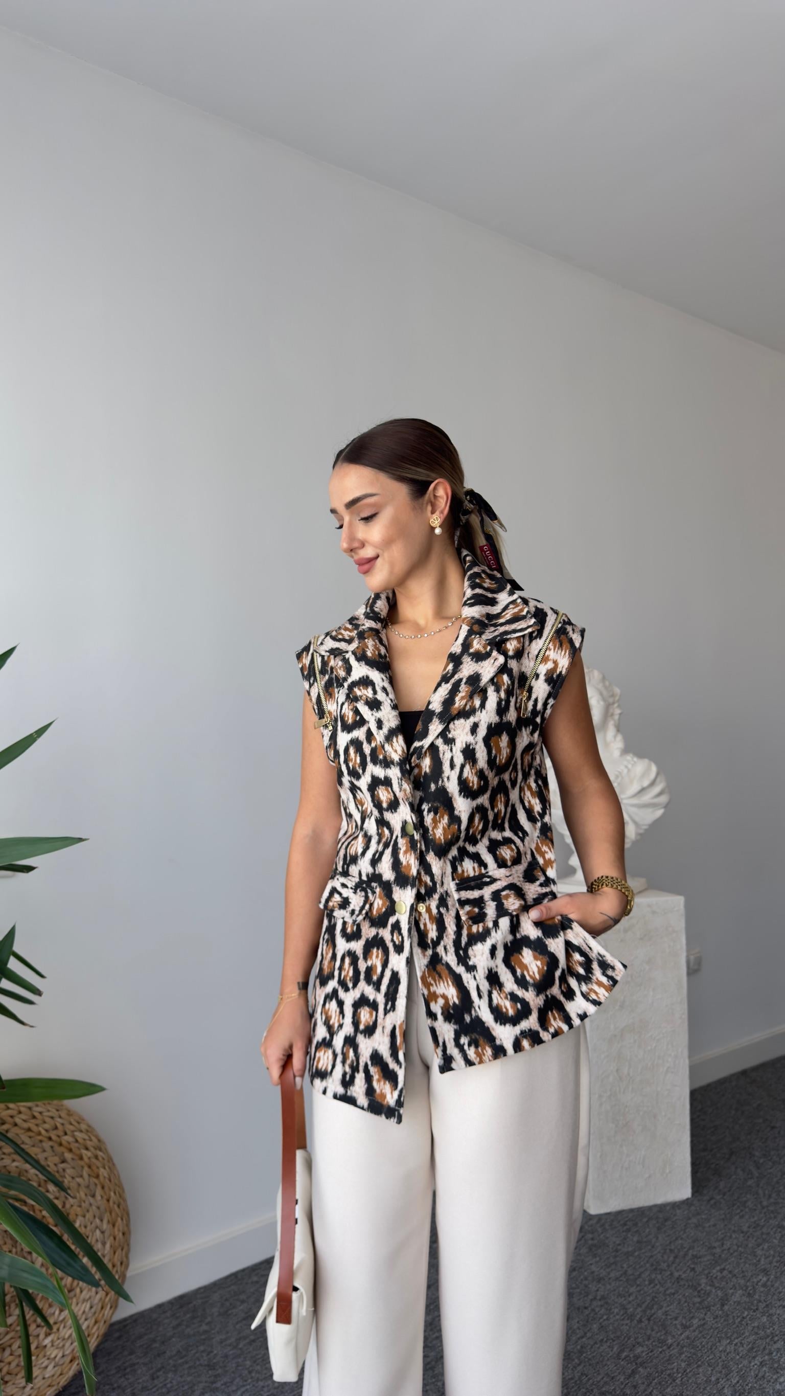 Asimetrik Fermuar Detay Leopar Yelek