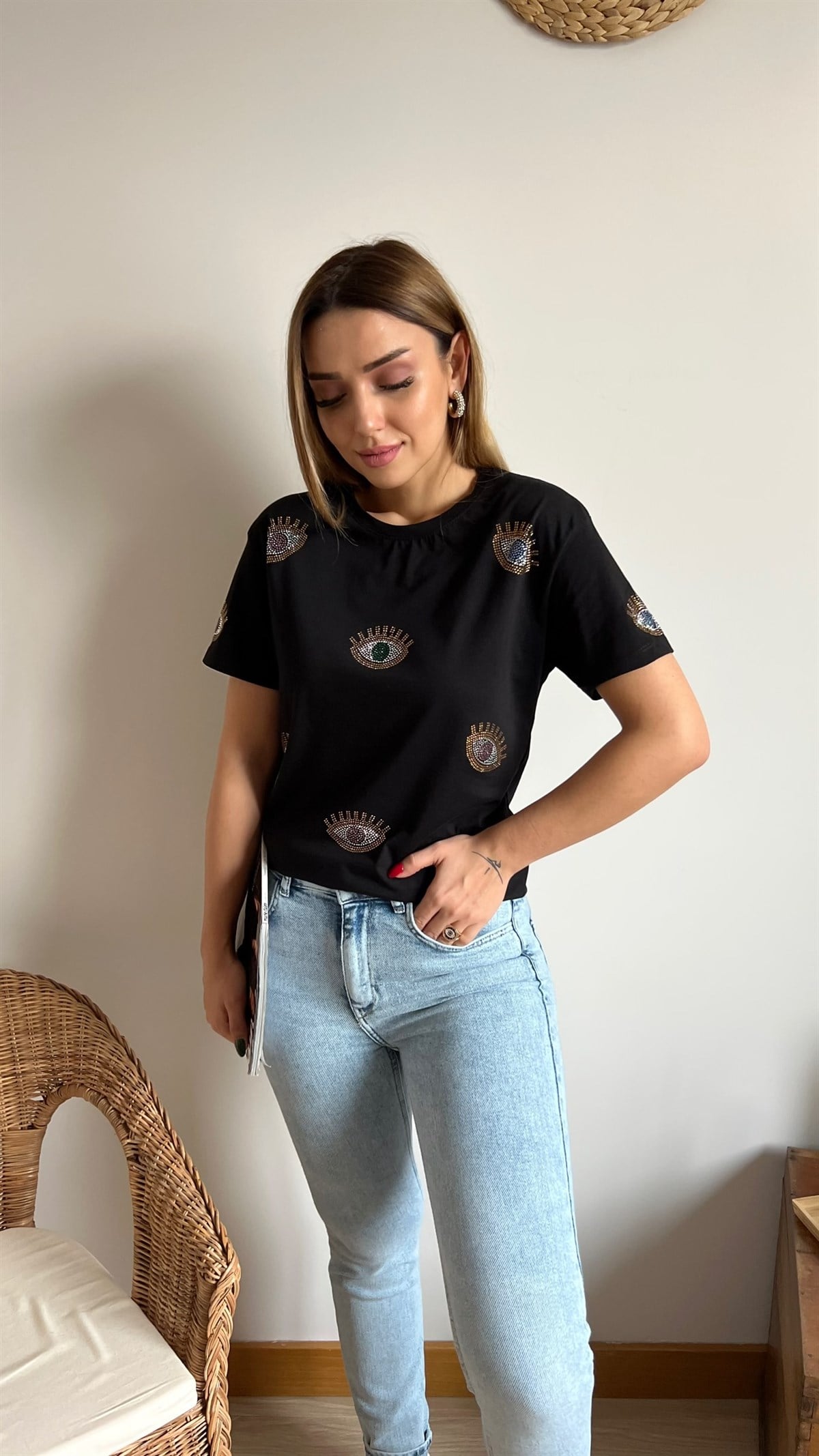 Göz Detaylı Siyah Tshirt