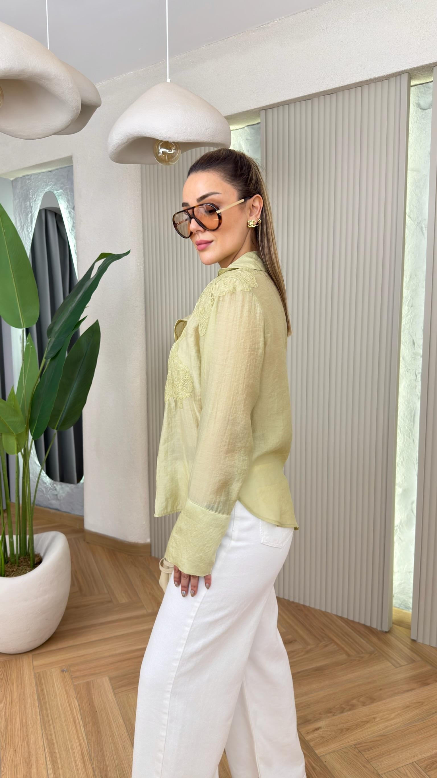 Yeşil Vual Dantelli Gömlek