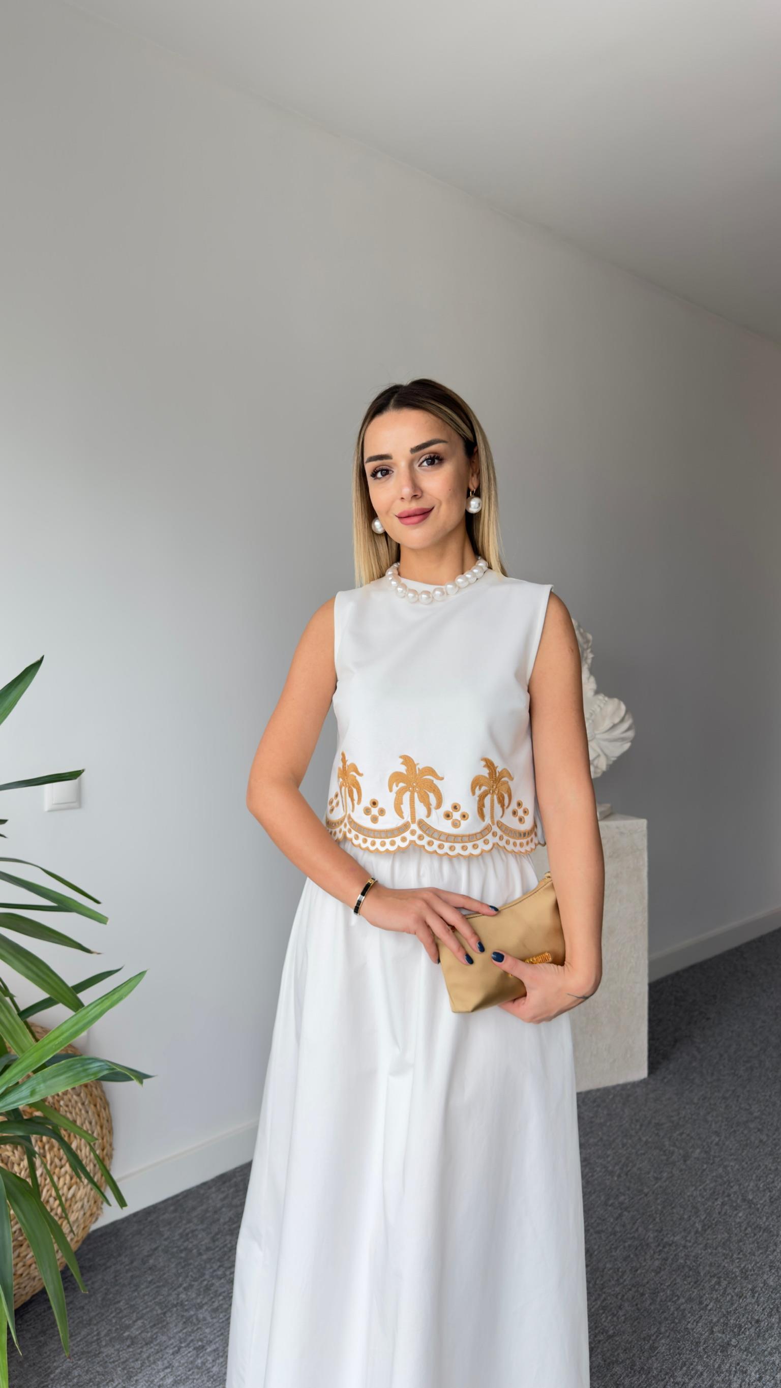 Nakışlı Sıfır Kol Bluz