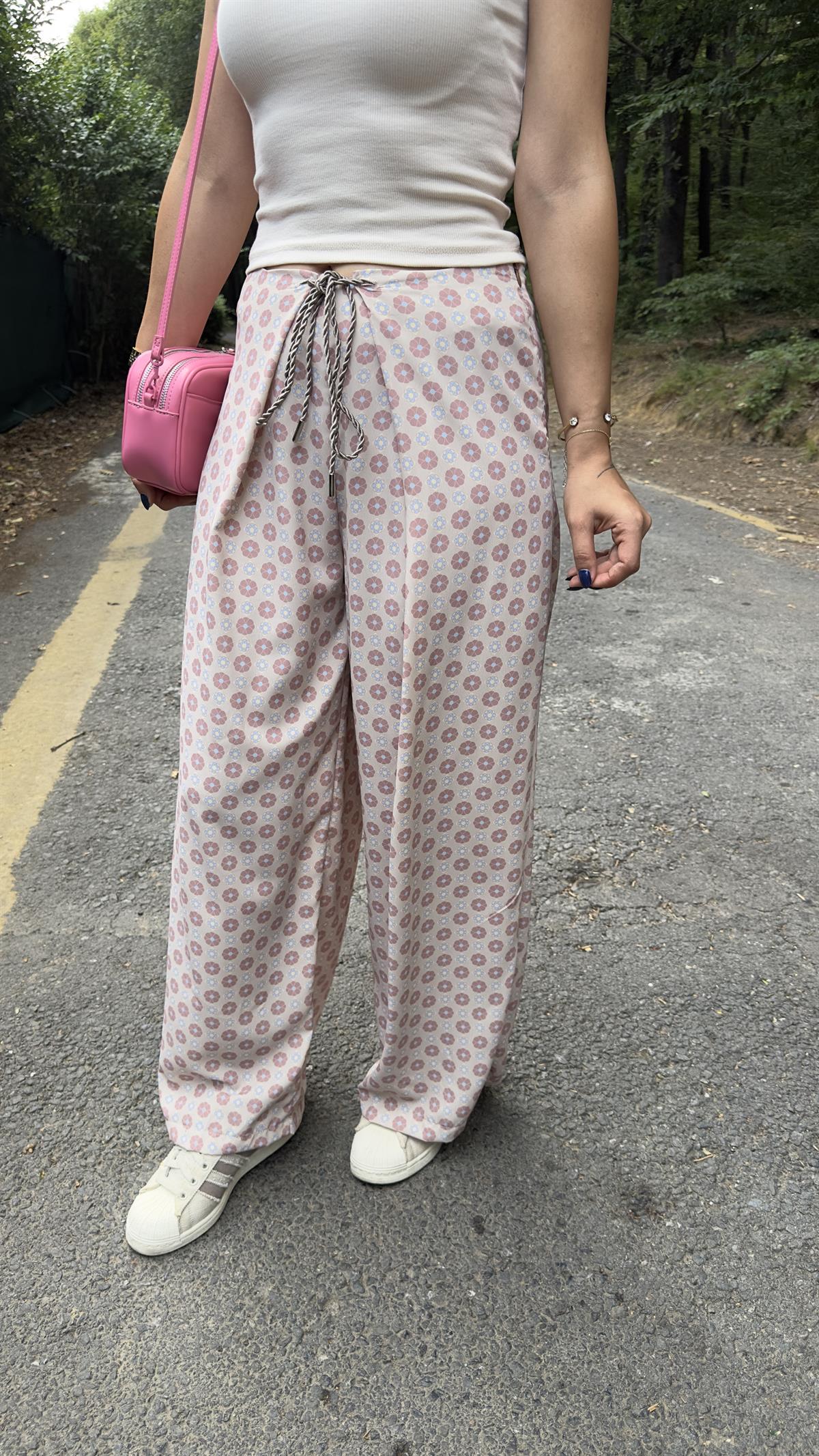 Marka Model Bağlama Detaylı Pantolon