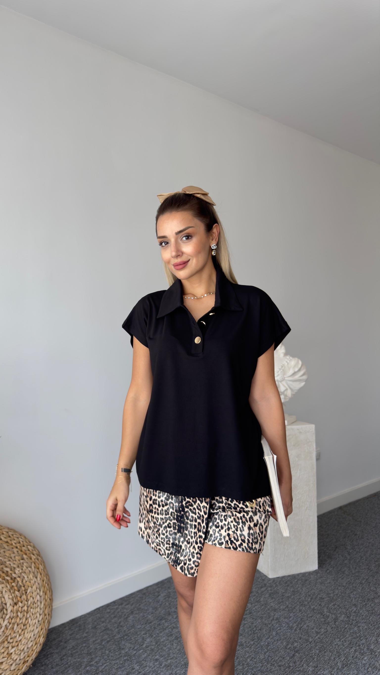 Gold Düğmeli Modal Siyah Bluz