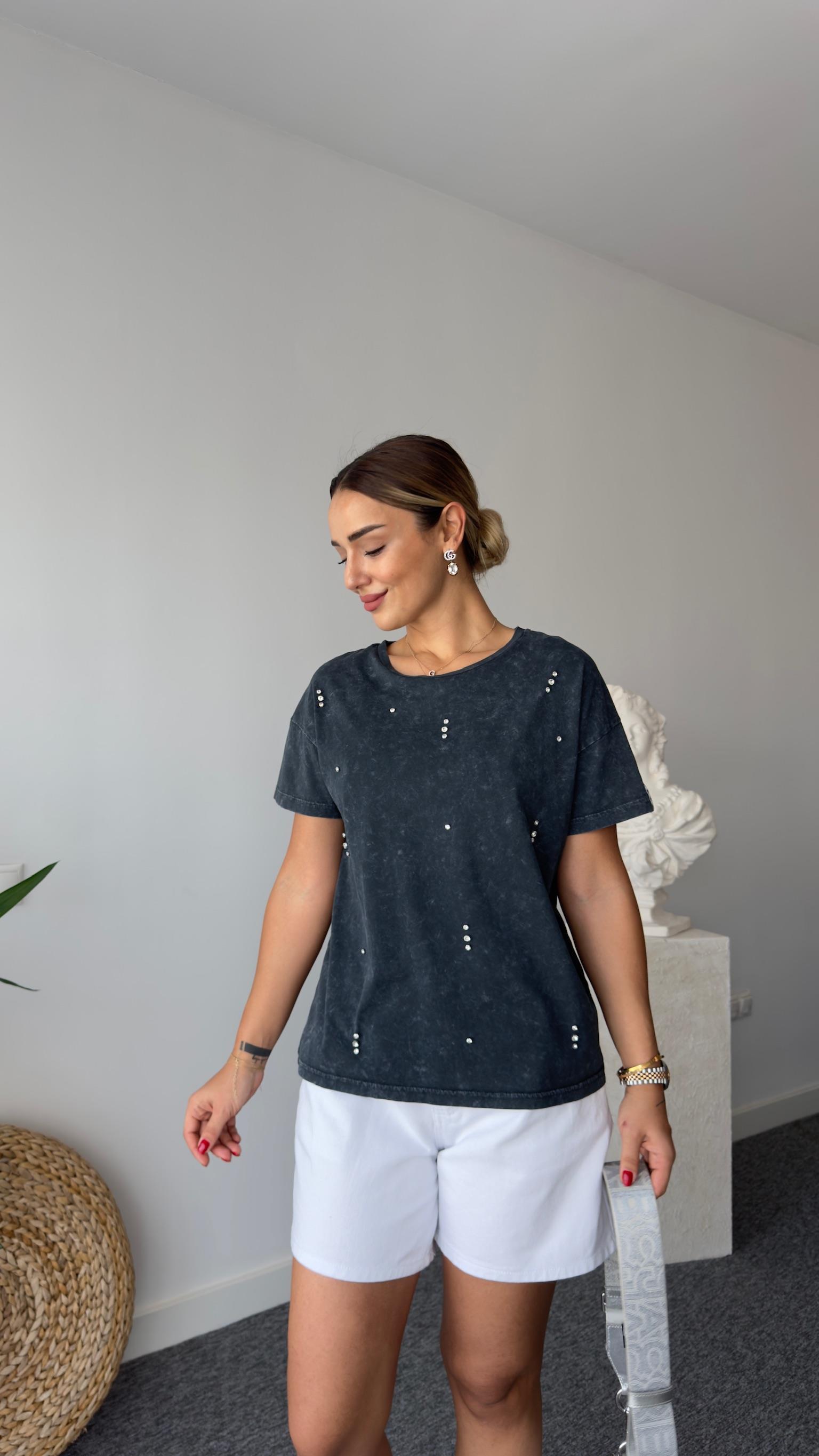 Yıkamalı Taş Detay Tshirt