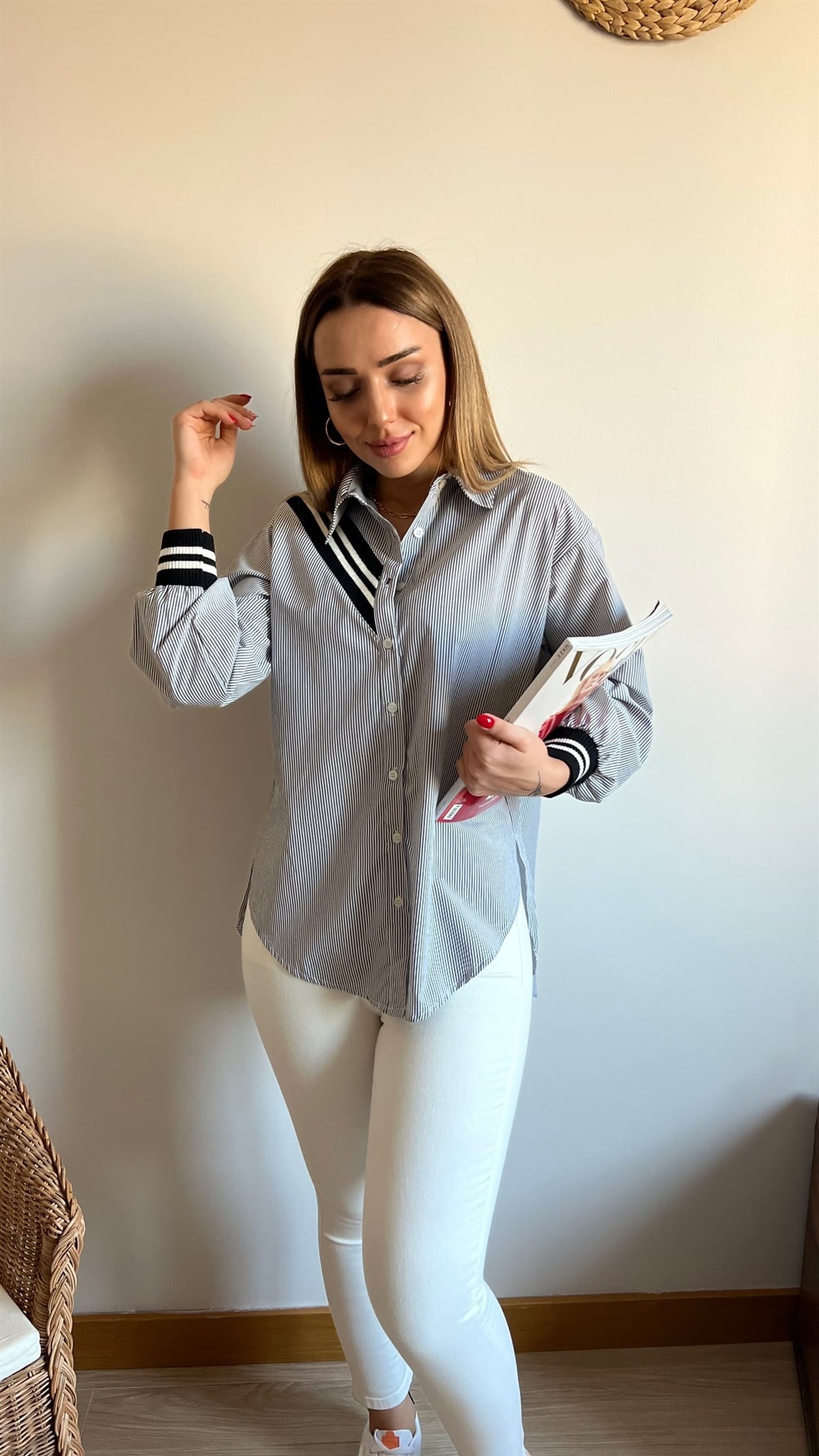 Triko Garnili Çizgili Siyah Gömlek