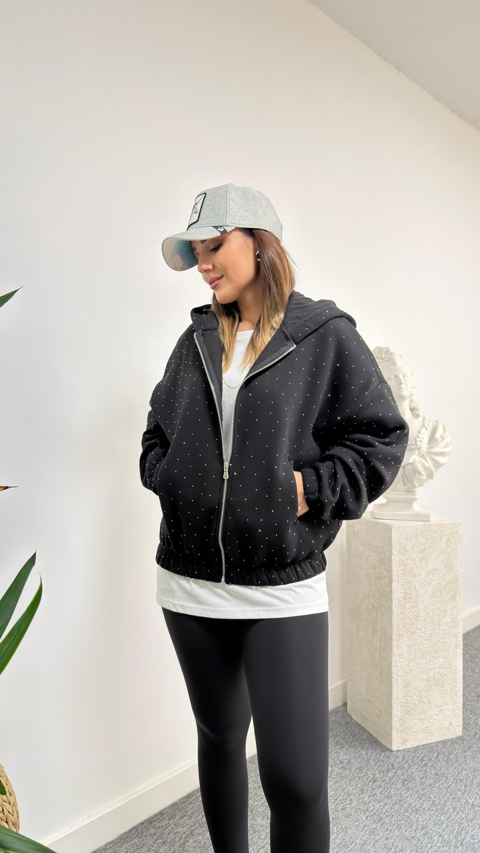 Siyah Nillo Taş Detaylı Şardonlu Sweatshirt