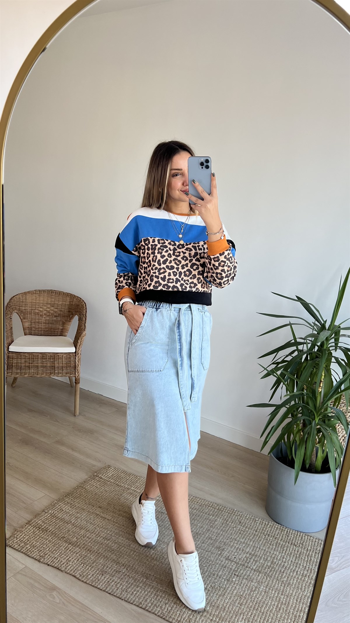 Mavi Şerit Detaylı Leopar Sweat