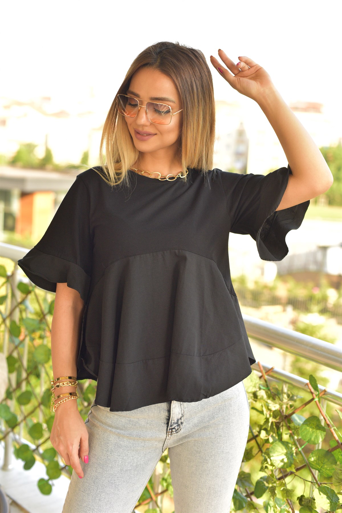 Volanlı Siyah Bluz