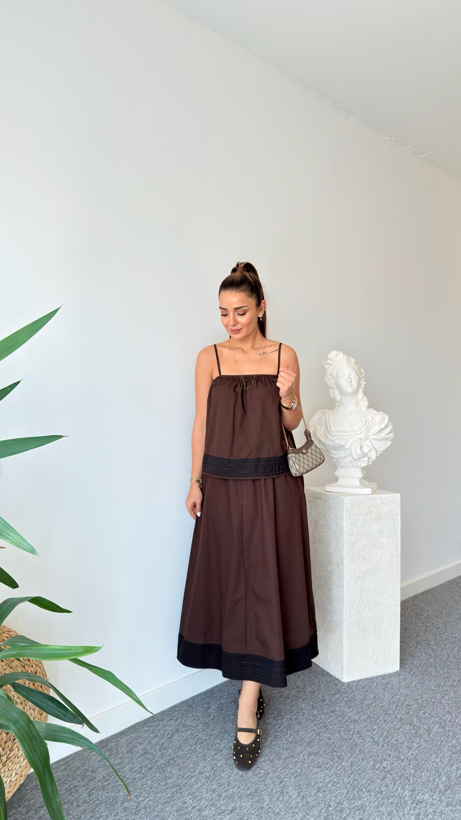 Kontrast Detaylı Etek Bluz Takım