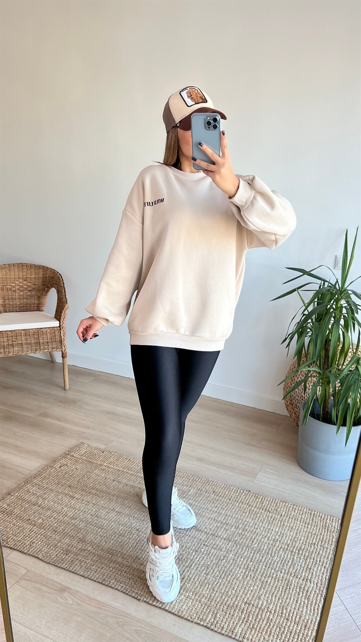 Sırtı Leopar Baskılı Bej Sweat