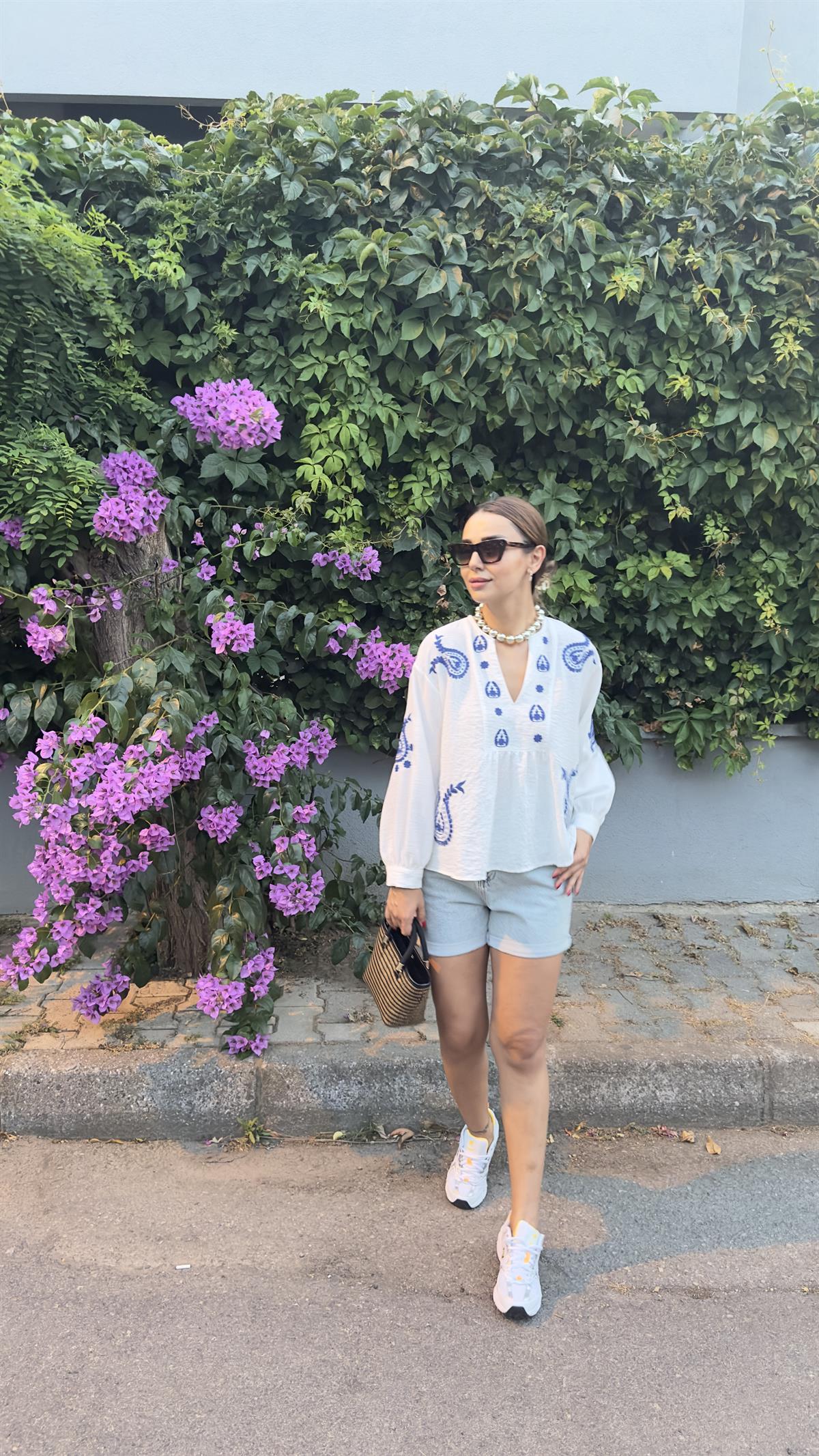 Riper İşlemeli Beyaz Keten Bluz 