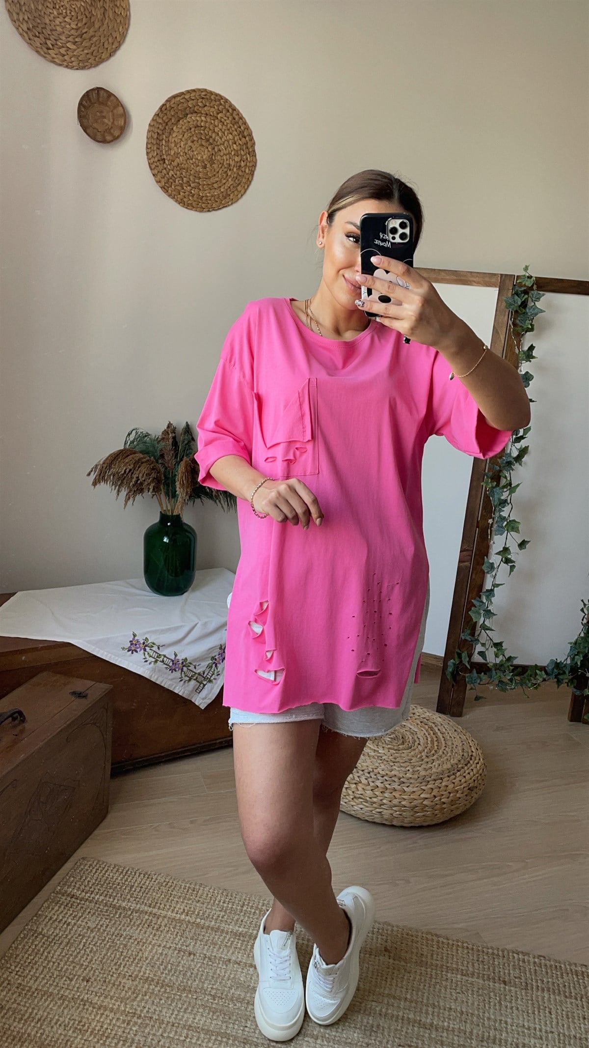 Kesik Detaylı Pembe Tshirt 