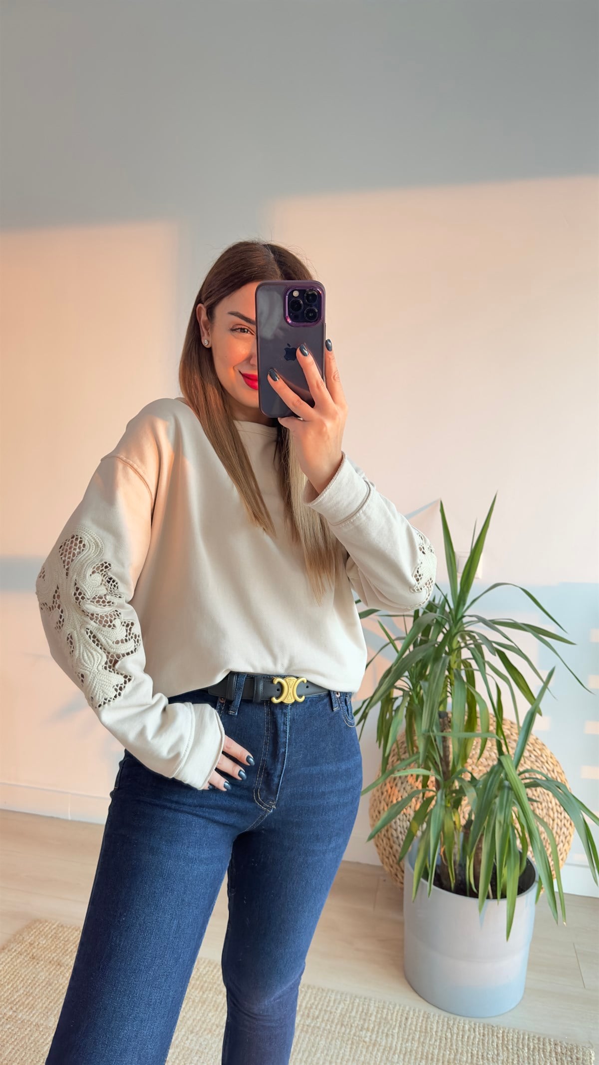 Kolları İşleme Detaylı Bej Sweatshirt
