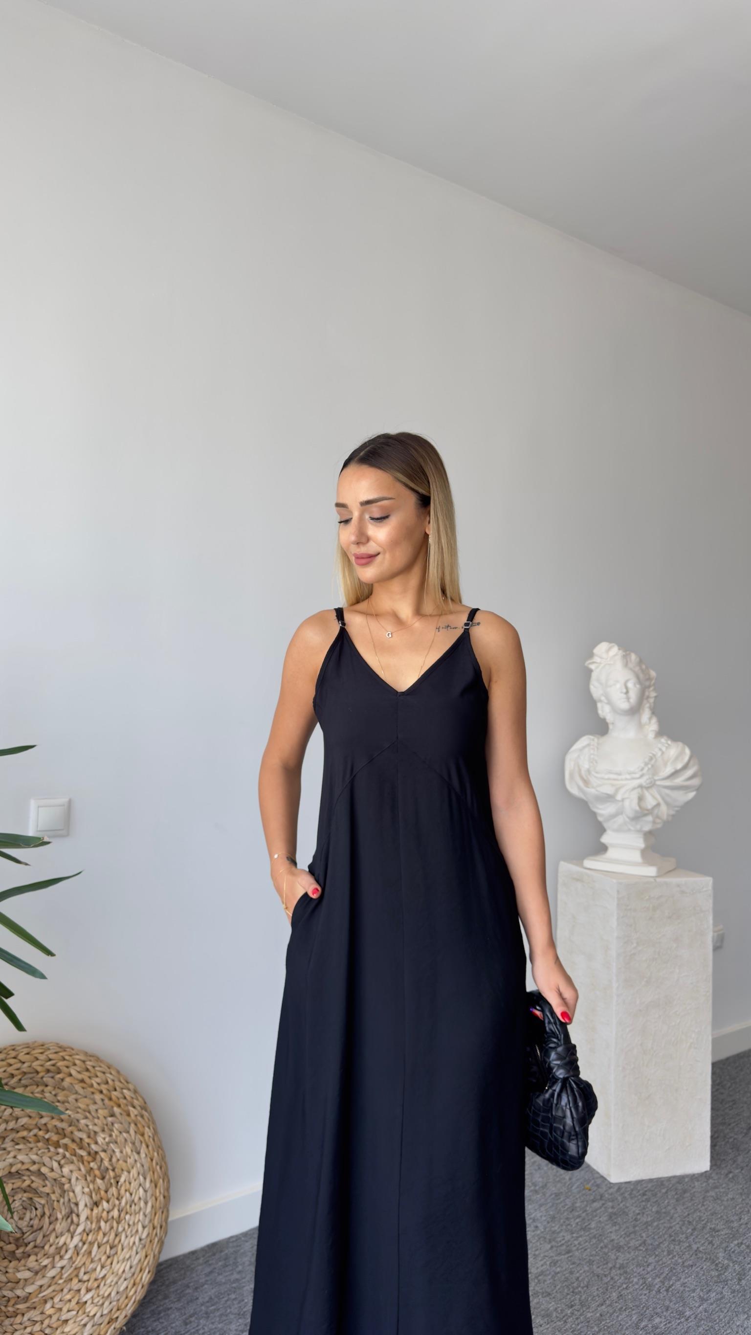 Yeri Askılı Siyah Elbise 