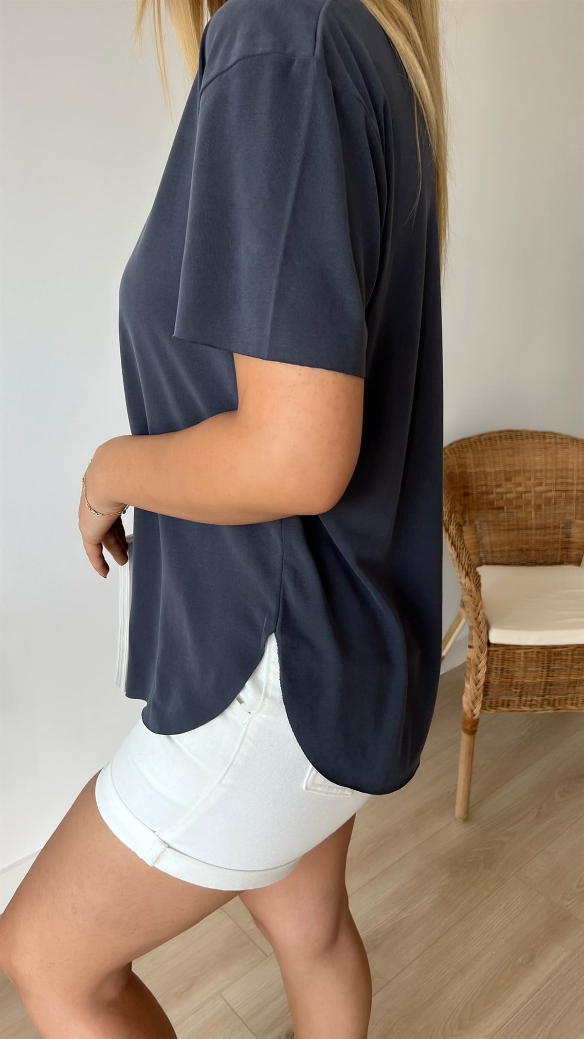 Oysho Modal Kumaş Yıkamalı V Yaka Basic Tshirt