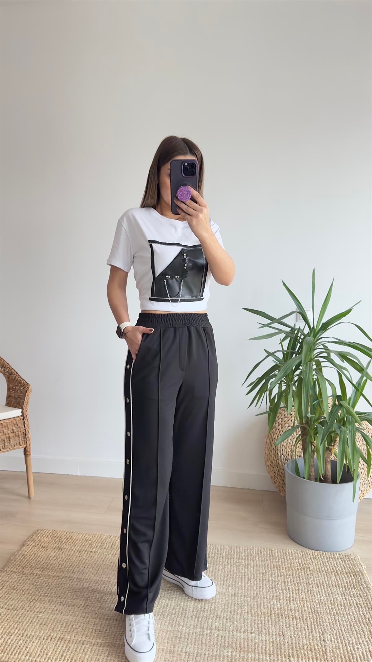 Zincir Ve Deri Detay Tshirt