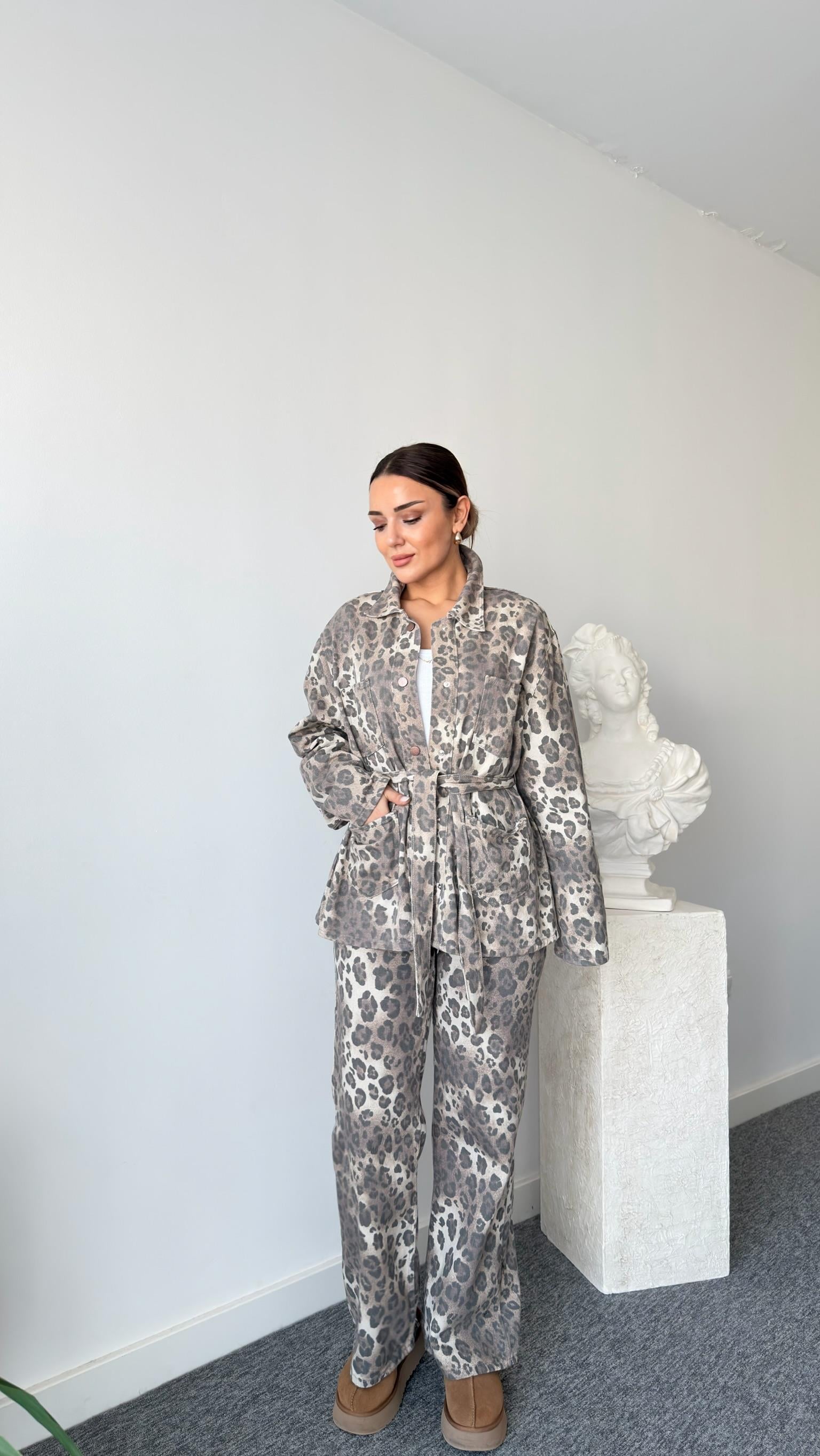 Rotha  Leopar Desenli Kuşaklı Jean Takım
