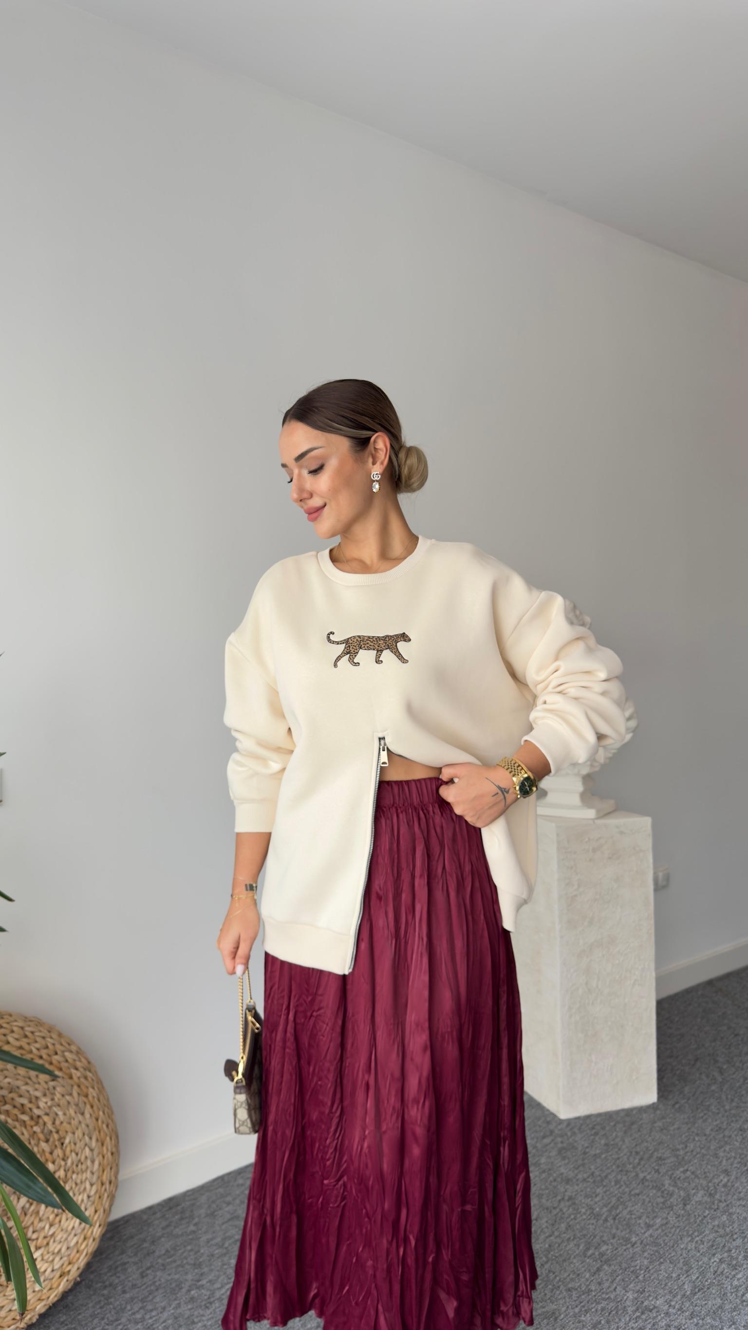 Önü Fermuarlı Kaplan Nakışlı Bej Sweatshirt