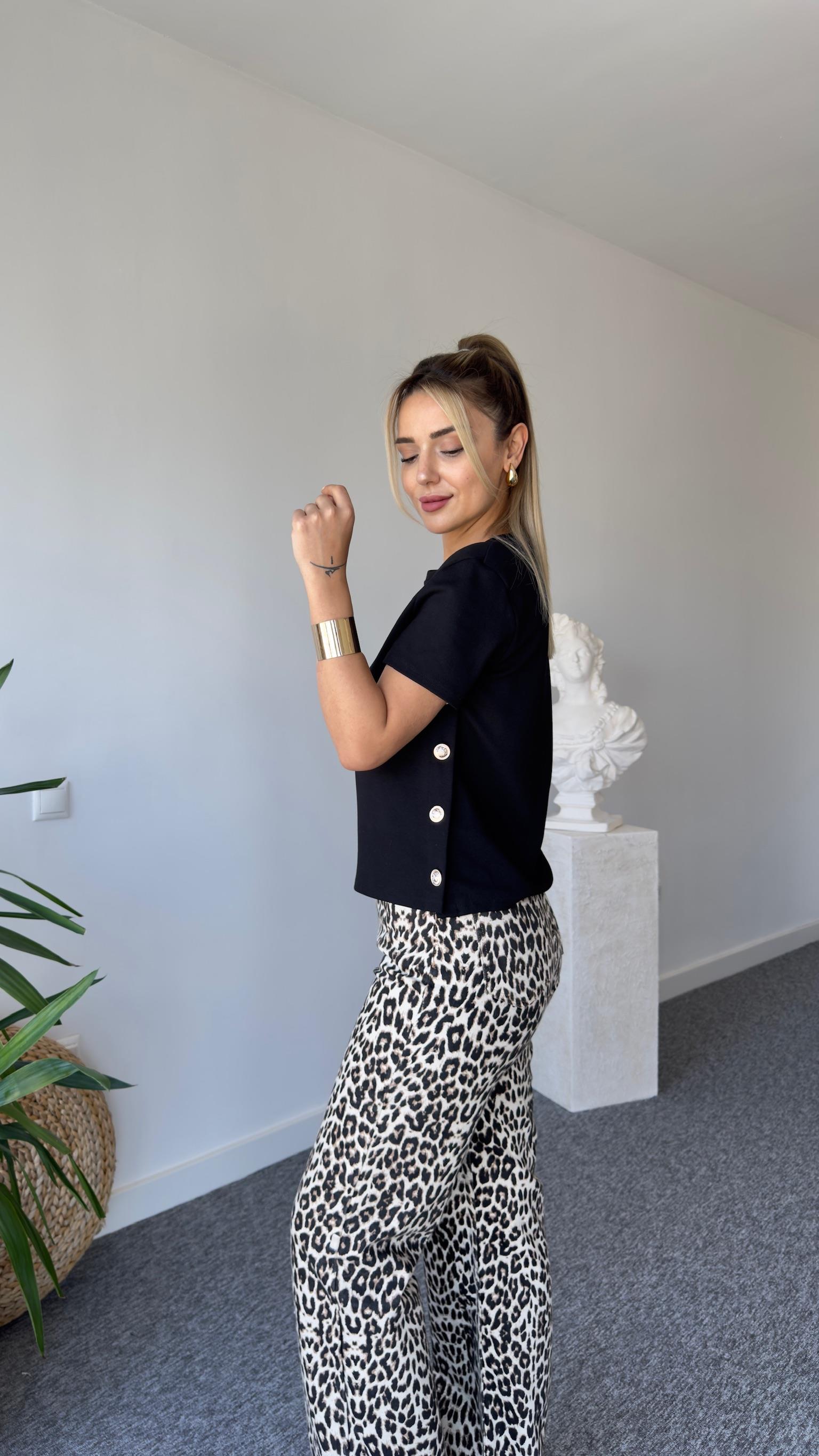 Orj Marka Yanları Gold Düğme Siyah Tshirt