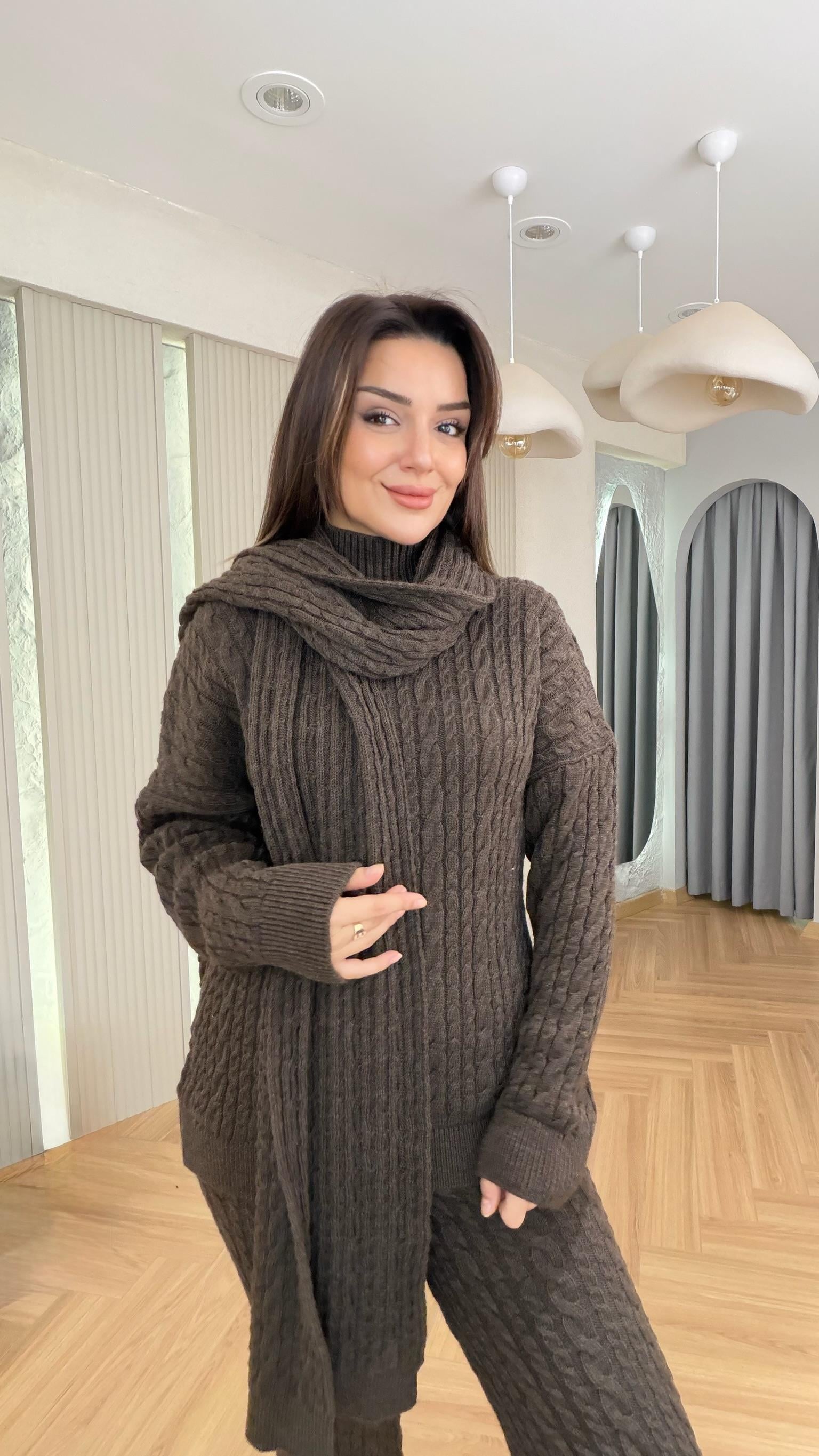 Kahve Atkılı Üçlü Triko Takım