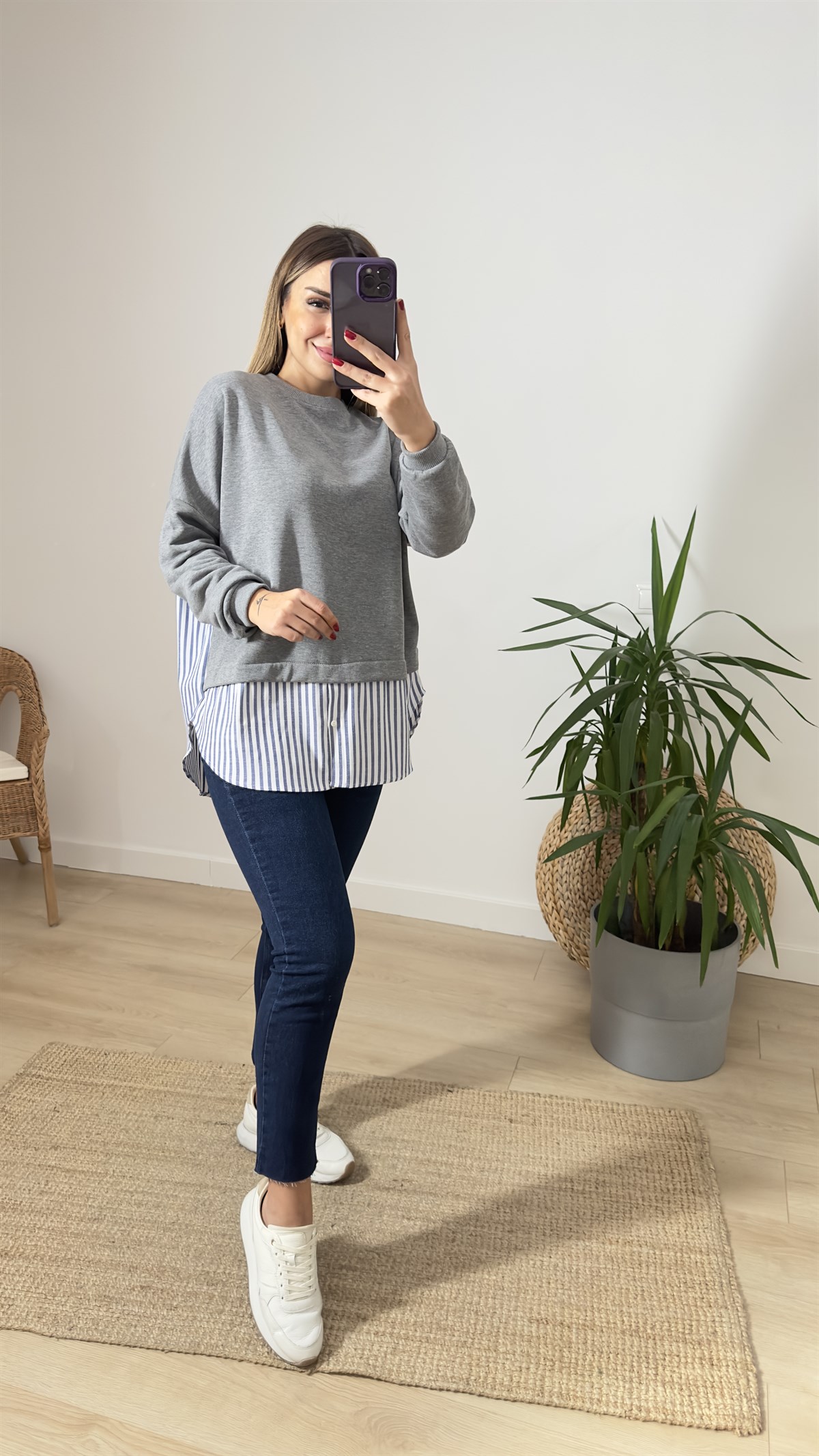 Çizgili Gömlek Detaylı Gri Sweatshirt