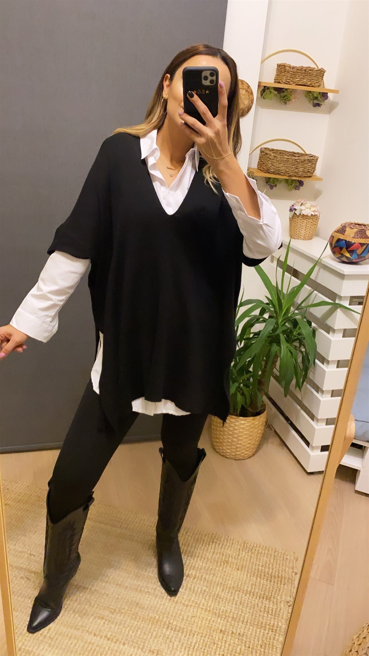 V Yaka Oversize Siyah Triko