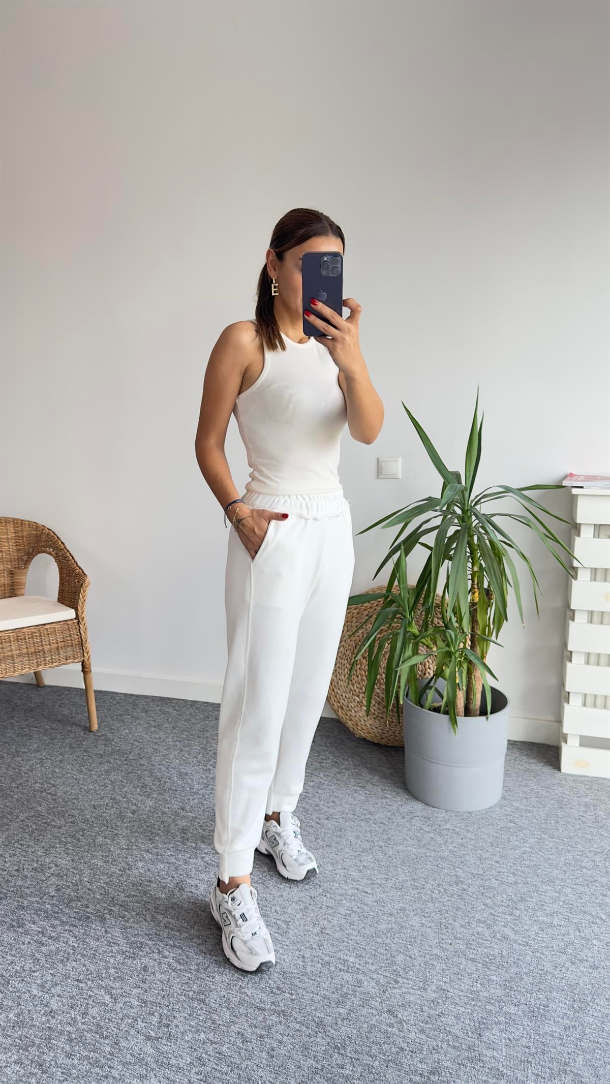 Beyaz U Paça Eşofman Altı