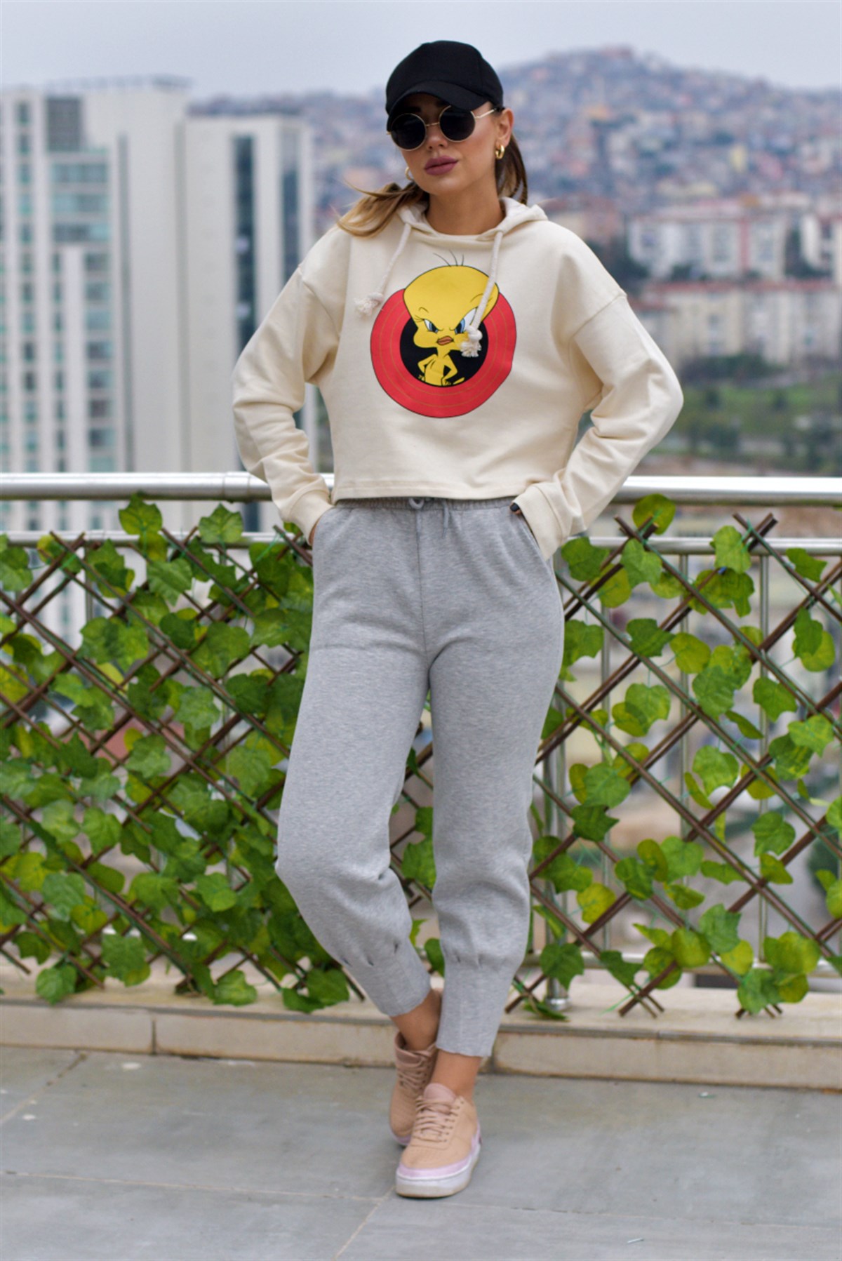Tweety Baskılı Sweatshirt