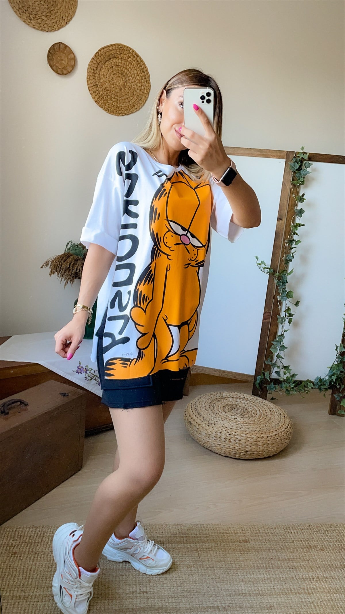 Garfield Baskılı Beyaz Tshirt