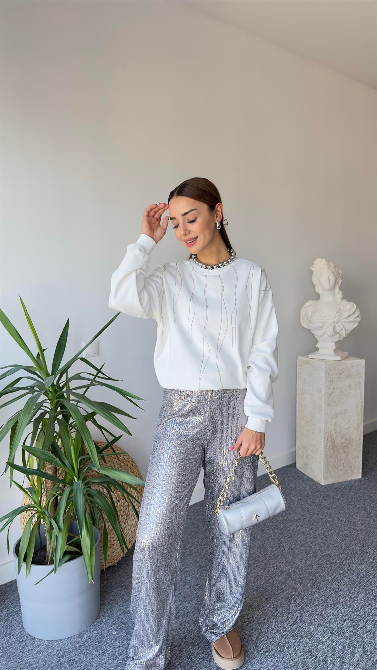 Ntwrk Model Zincir Detay Beyaz Sweat