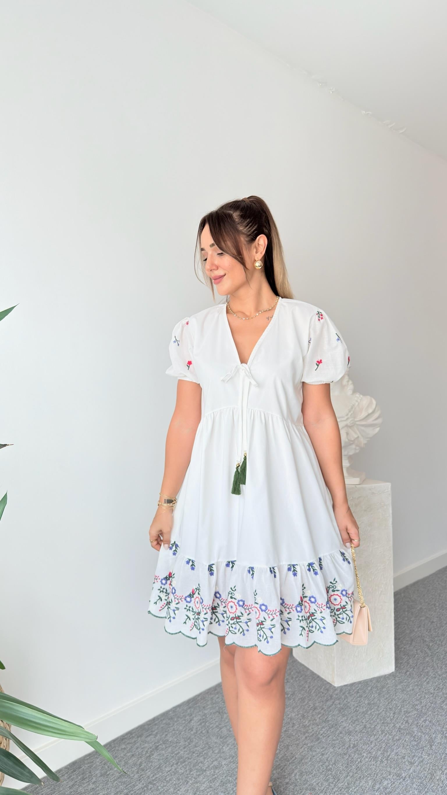 Ruse Nakış Detaylı Poplin Elbise 