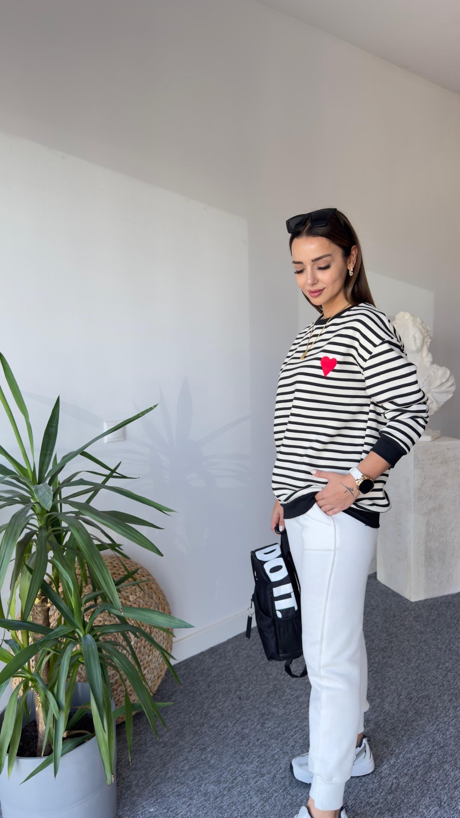 Cardi Kalp İşlemeli Çizgili Beyaz Sweat