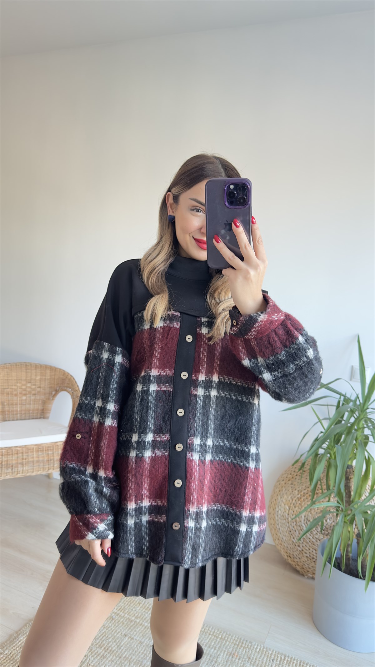 Ekose Detaylı Dik Yaka Siyah Sweat