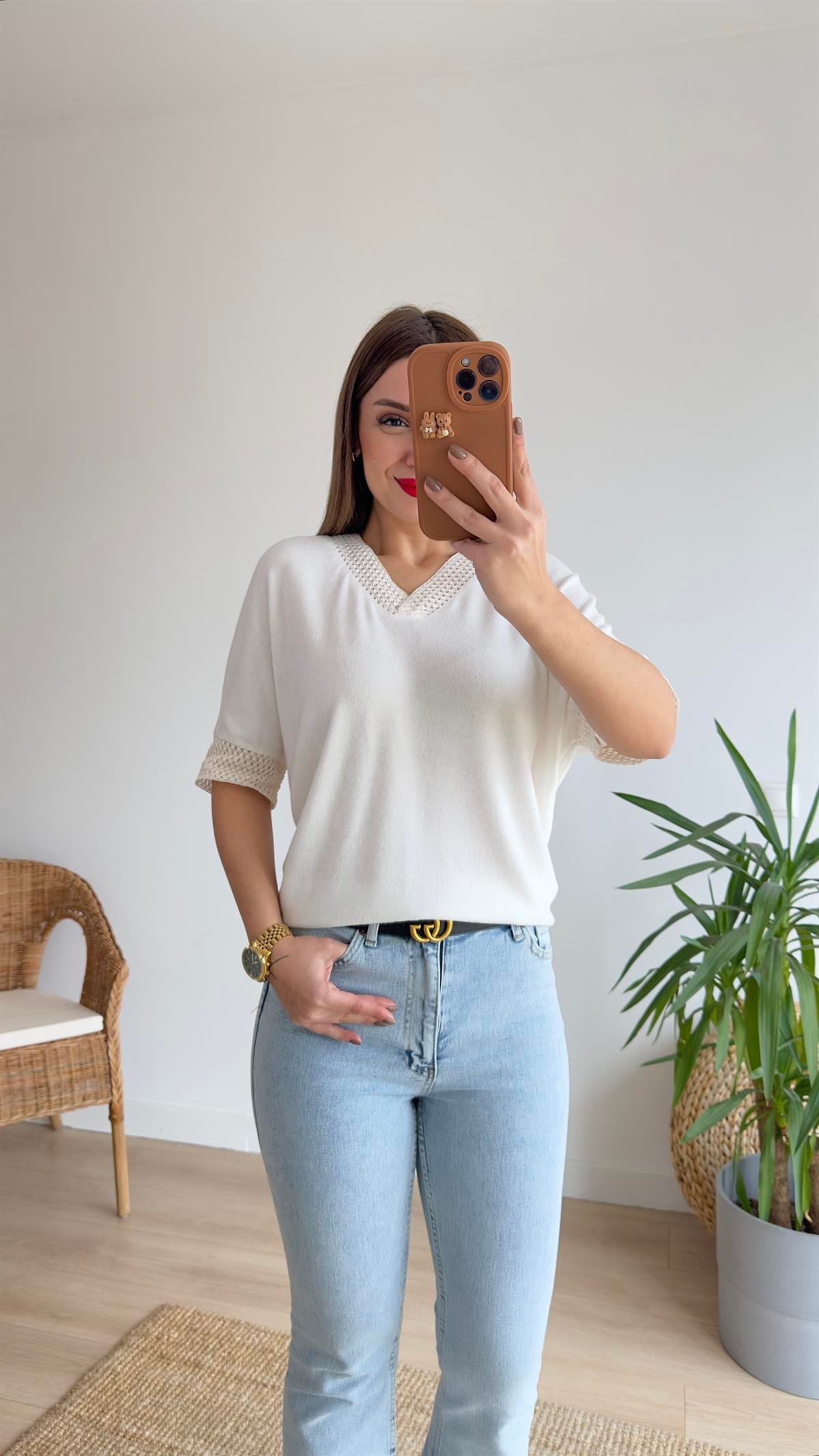 Ekru Yaka Ve Kol Desenli Bluz