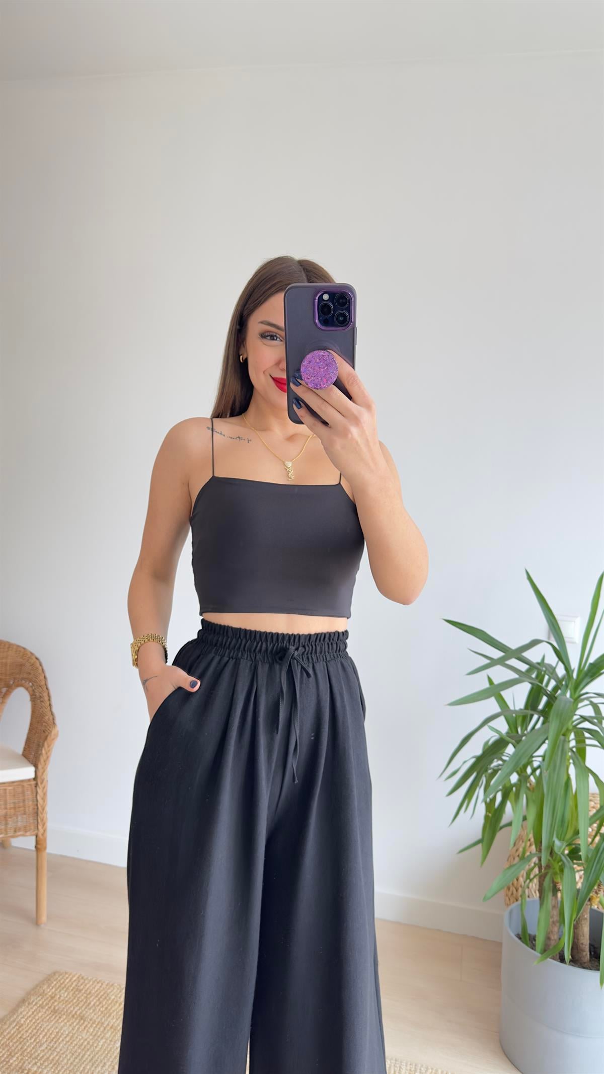 İnce Askılı Siyah Crop