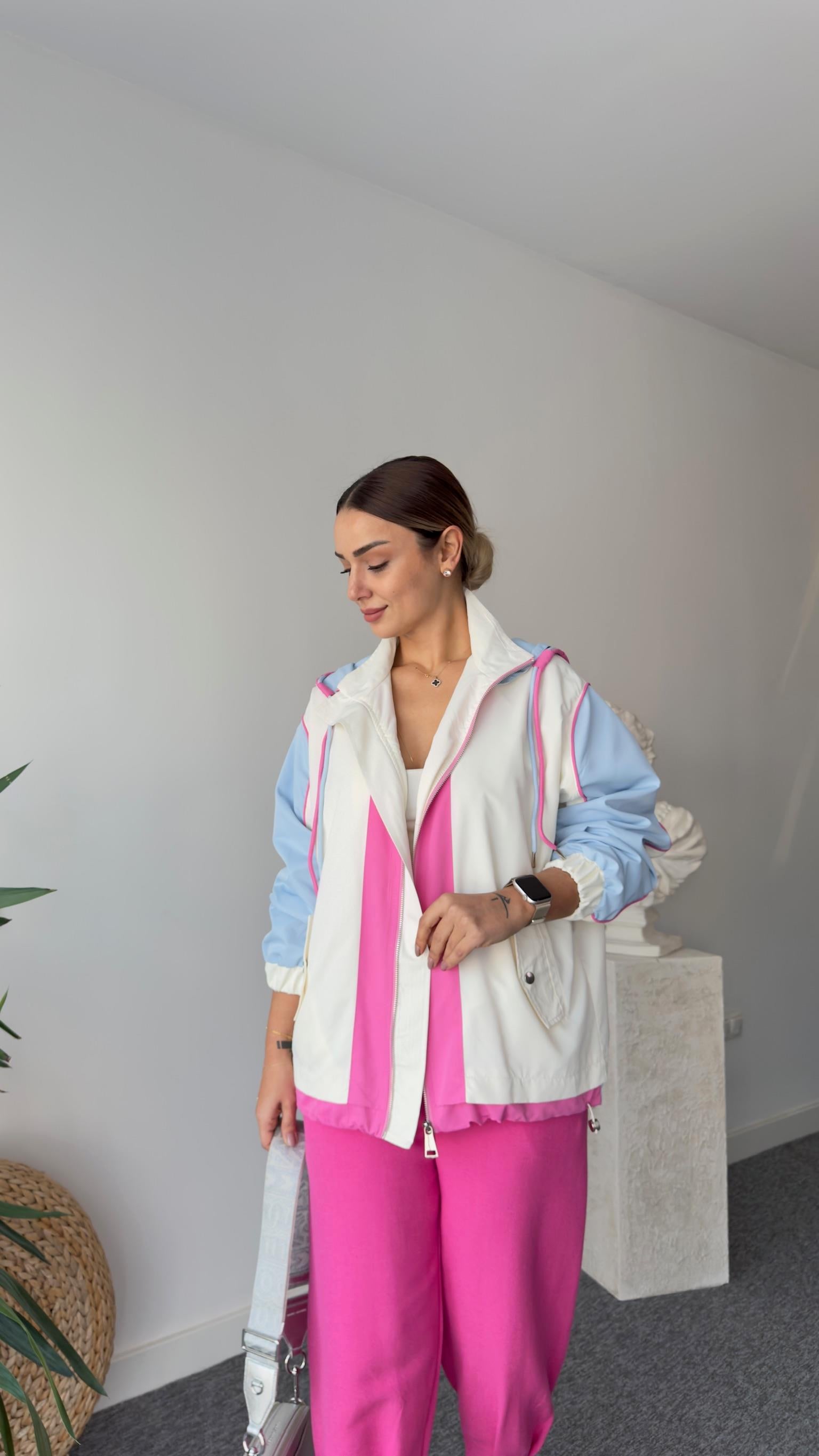 Benore Pembe Şerit Detaylı Yağmurluk