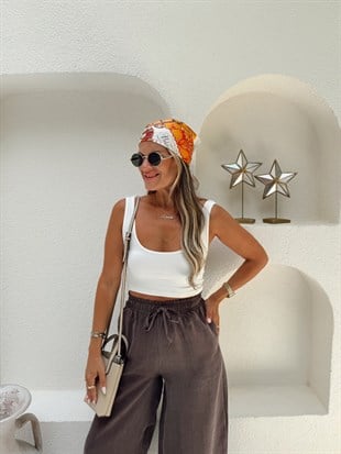 Nişantaşı Butik ÖN ARKA U YAKA BASİC CROP BEYAZ