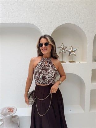 Nişantaşı Butik SIRT DETAY DESENLİ CROP BLUZ