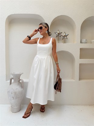 Nişantaşı Butik U YAKA BEL DETAY BEYAZ LİKRALI ELBİSE