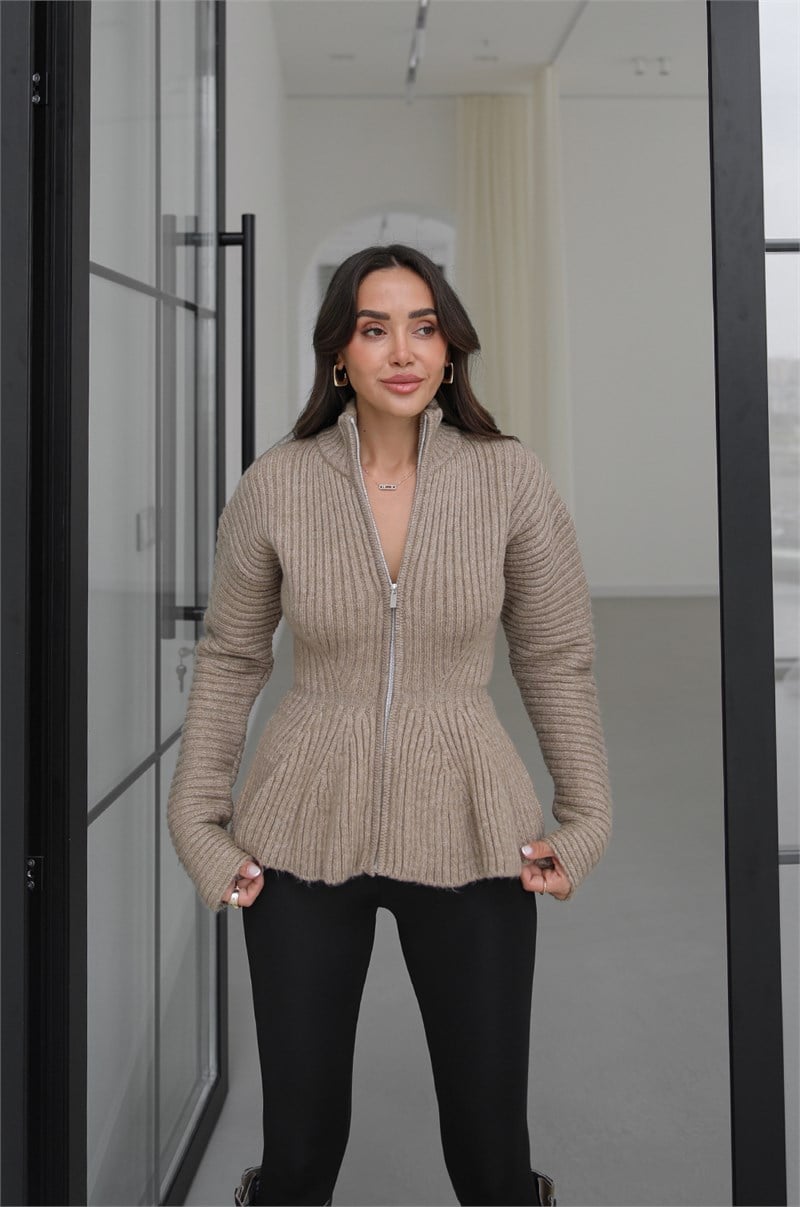 Bej Dik Yaka Peplum Hırka