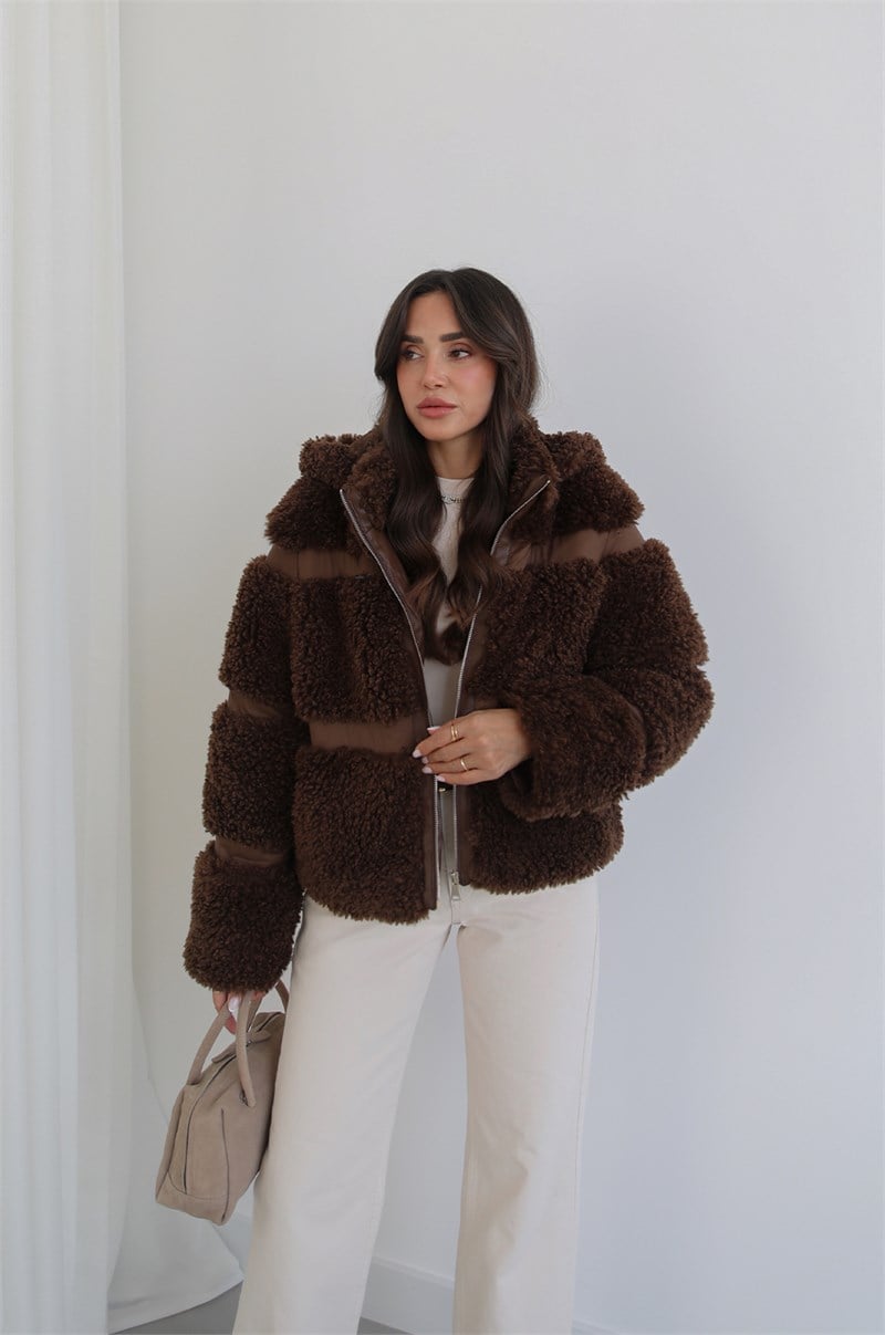 Kahverengi Deri Detaylı Teddy Mont