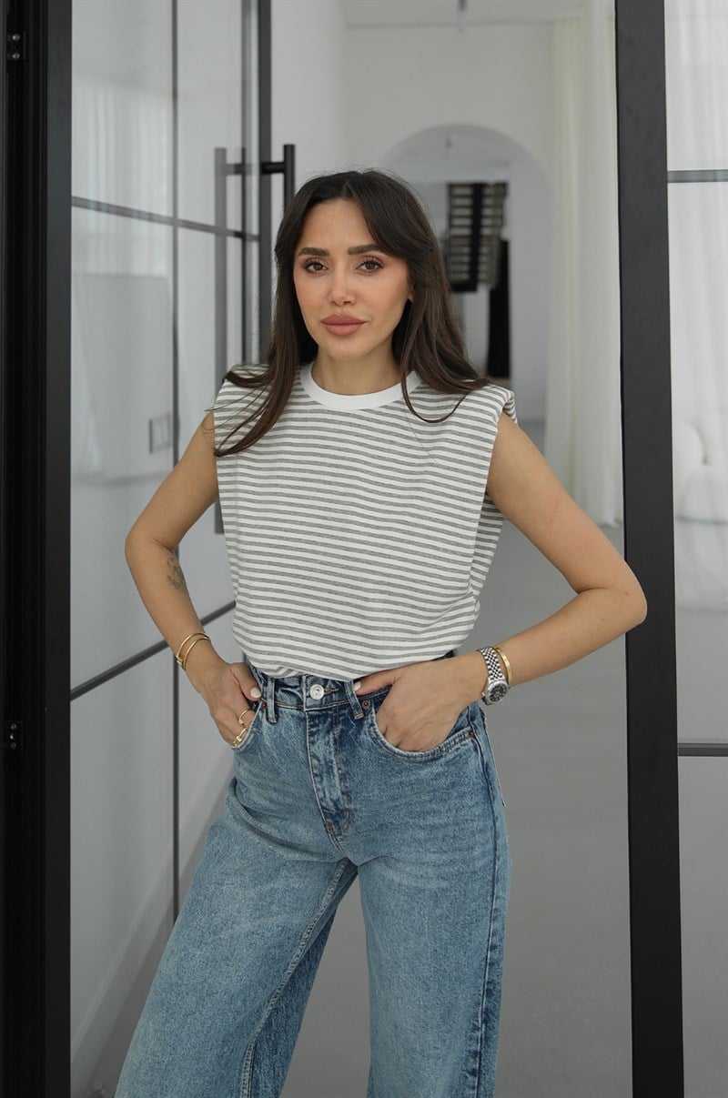 Krem Vatkalı Kalın Çizgili Sıfır Kol Bluz