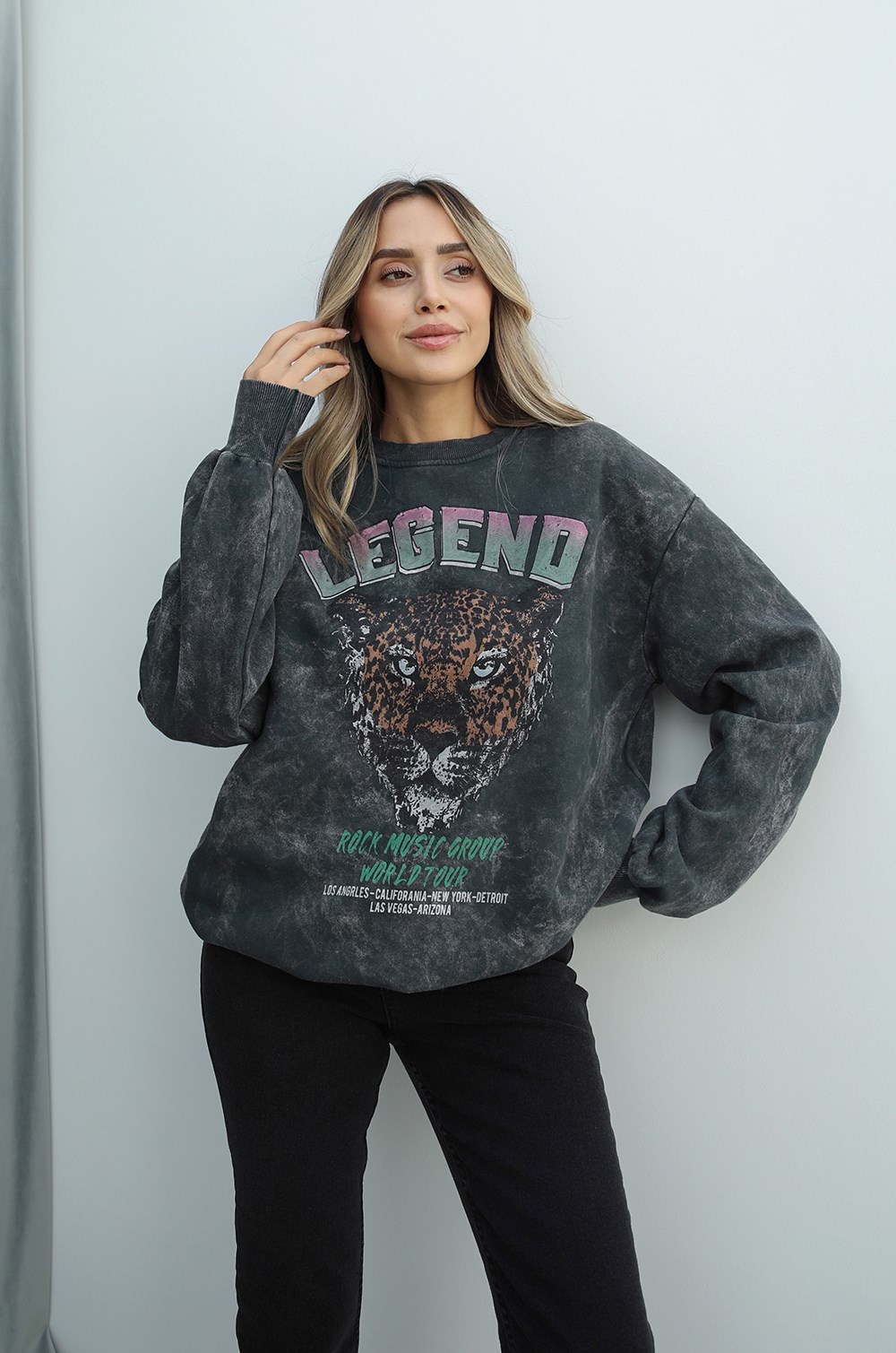 ラヴィ様 Antrasit Yıkamalı Legend Baskılı Sweatshirt 189,00 TL