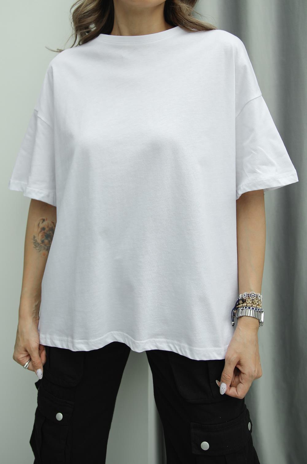Beyaz Oversize Tişört · 4