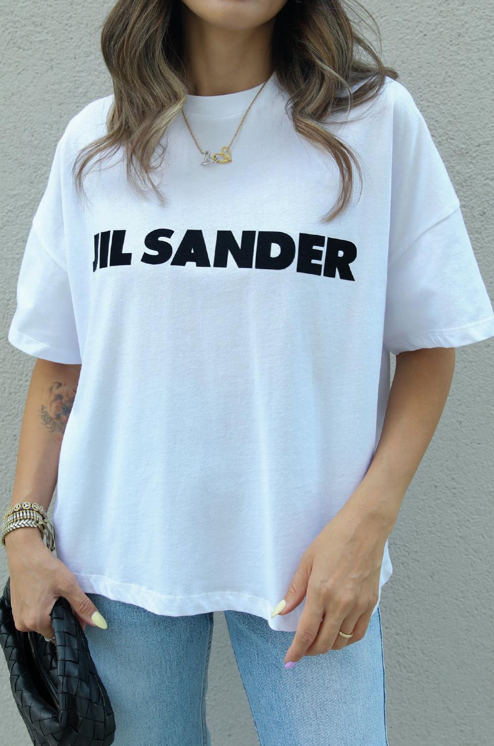 Beyaz Sander Baskılı Tişört · 5